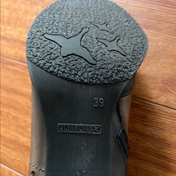 Pikolinos Elegant Women's Leather Ankle Boots - Picture 6 of 8